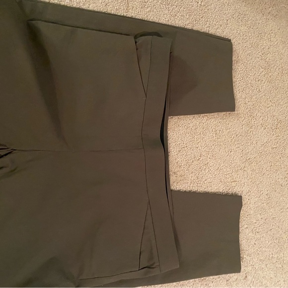 NWOT Liz Claiborne, Emma women's pull-on trousers size 14 Olive color - Picture 3 of 5